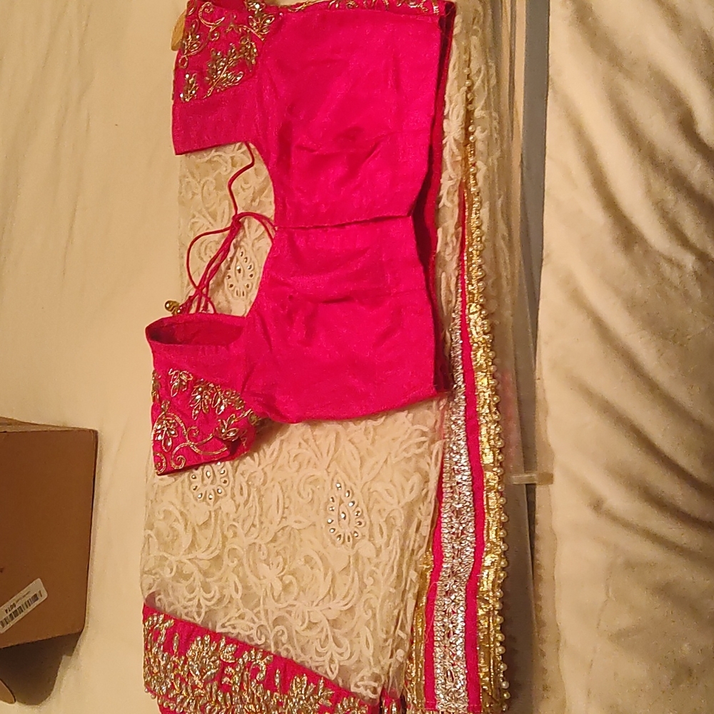 Designer embroidered lace and Pearl Hot pink & white kundan saree XS/S w/ blouse - Picture 3 of 12